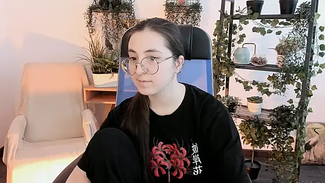 VirtuallVoyant Adlı Modelin Canlı XXX Sohbeti