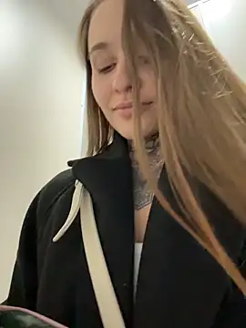 KishaMur Chat XXX in diretta