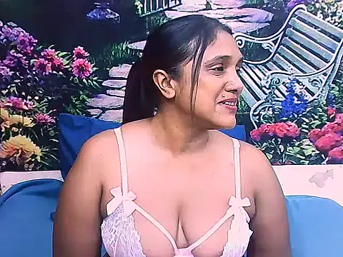 Chat XXX en directo de IndianSexyLady20