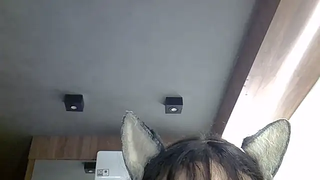 SkinnyKittenのライブXXXチャット