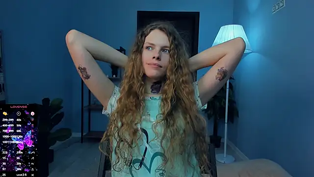 RayaNenliaのライブXXXチャット