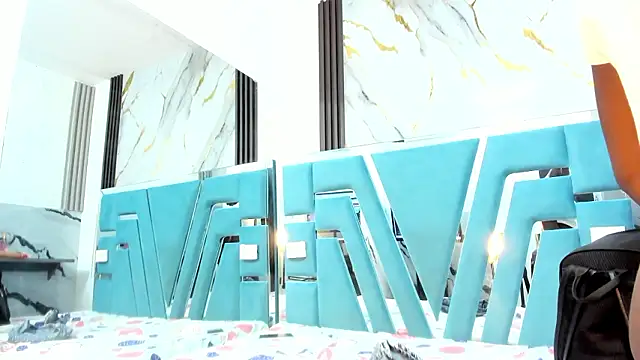 leyla_brown1: απευθείας συνομιλία ΧΧΧ