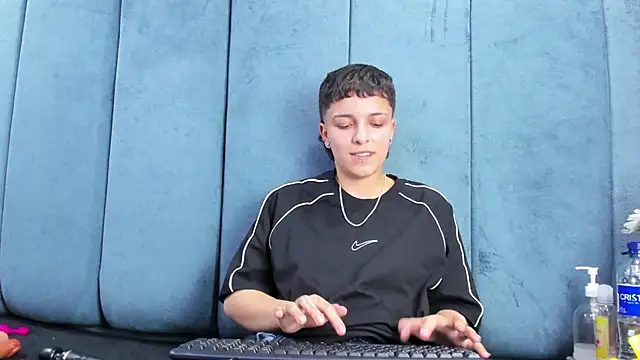 Megan_Thompson_ Adlı Modelin Canlı XXX Sohbeti