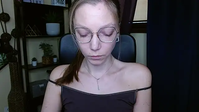 Chat XXX en directo de EmillyPlay