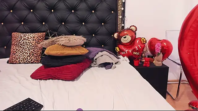 PreciousAillynのライブXXXチャット