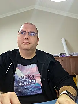 Andrew1900529: απευθείας συνομιλία ΧΧΧ