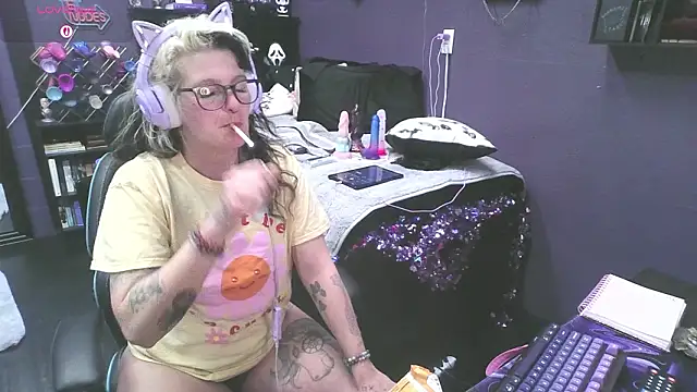 oddywithabody Chat XXX live