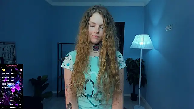 RayaNenlia's Live XXX Chat