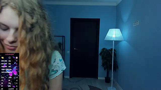 RayaNenlia 现场XXX聊天