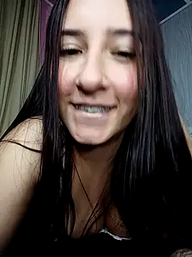 Mysticdooll69's Live XXX Chat