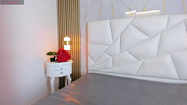 XXX chat uživo modela naomibely