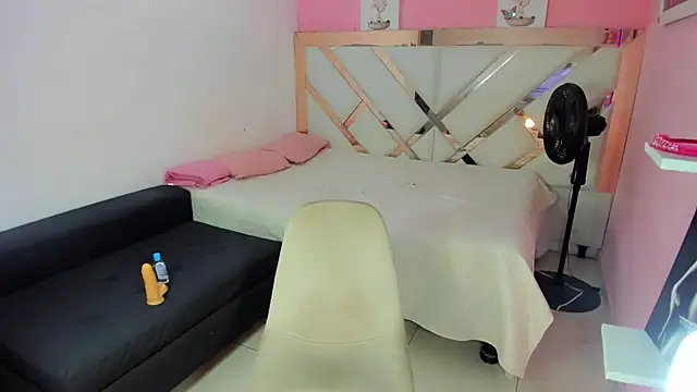 Ashley_Alexa: απευθείας συνομιλία ΧΧΧ