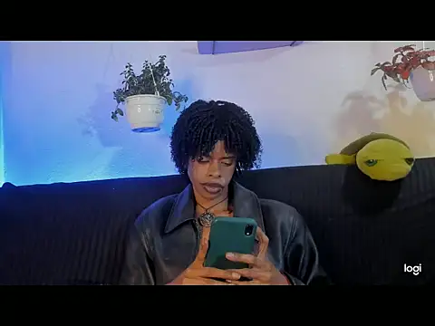 aprille15 élő XXX-chatje