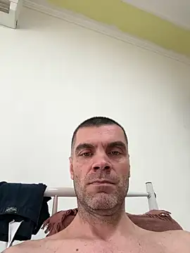 DOMINATOR_SIR-MASTER Chat XXX in diretta