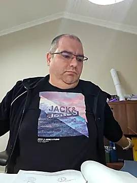 Andrew1900529 在線直播表演