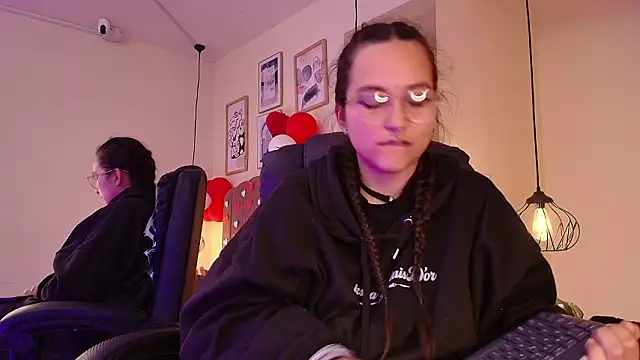 Hanabie_'s Live XXX Chat