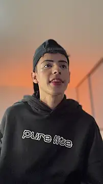 XXX chat uživo modela Sebastian_Reed