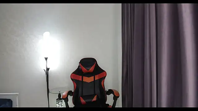 XXX chat uživo modela Missykitty01