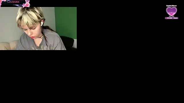 Show modela EngelAlman na web-kameri