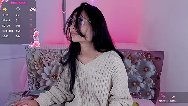 NayeCloud's Live XXX Chat