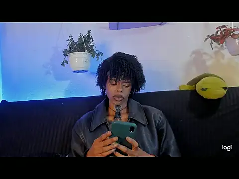 aprille15 élő XXX-chatje