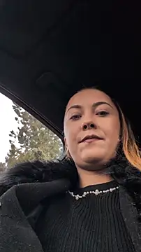 Risky_julia2330's Live XXX Chat