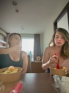 Chatroom XXX en direct de Alirawrz