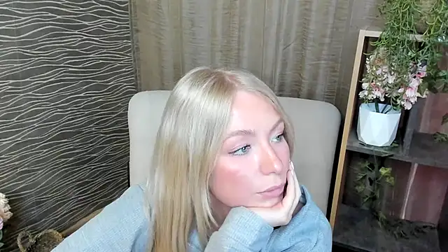 InellHovatter's Live XXX Chat