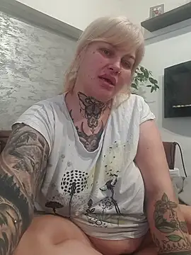 CurvyyAnna's Live XXX Chat