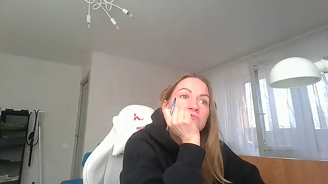 Thavione Chat XXX live