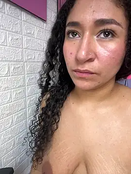 Chat +18 de Dany_Moon_ ao vivo