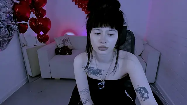 HollyDennis Live XXX Chat