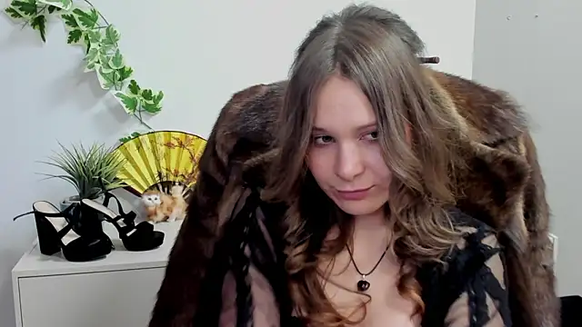 LanaLovely: онлайн-секс-чат