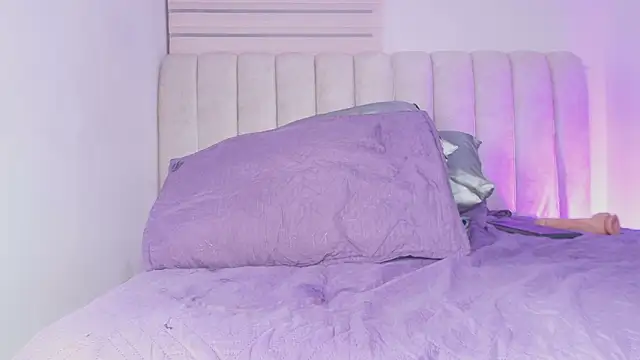 XXX chat uživo modela _ebony-queen_