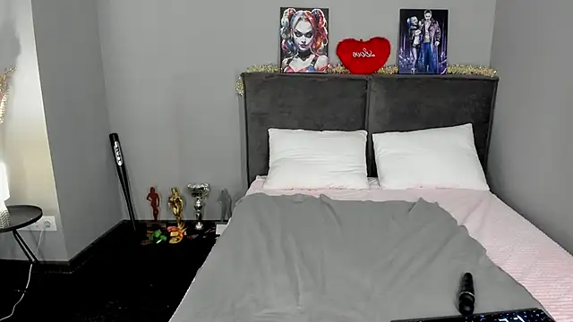 MuscleXXXBarbie Adlı Modelin Canlı XXX Sohbeti