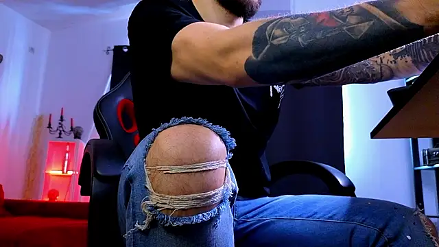 MightyAaron66 Chat XXX in diretta