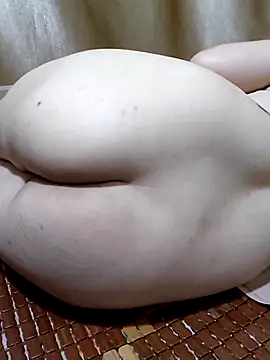 Wetpussymomx Show in webcam