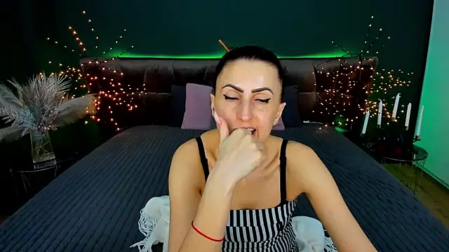 Rebecca_Diamond 网络视讯表演