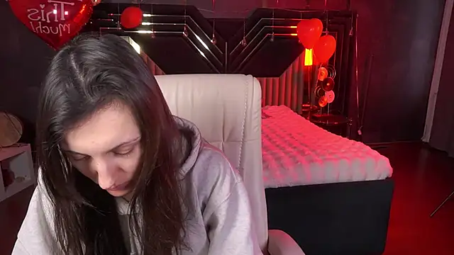 Show modela ZafiraMoonn na web-kameri