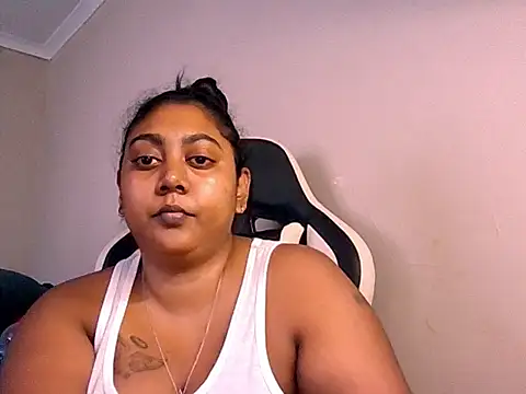 Indian_Ruby99 Adlı Modelin Canlı XXX Sohbeti