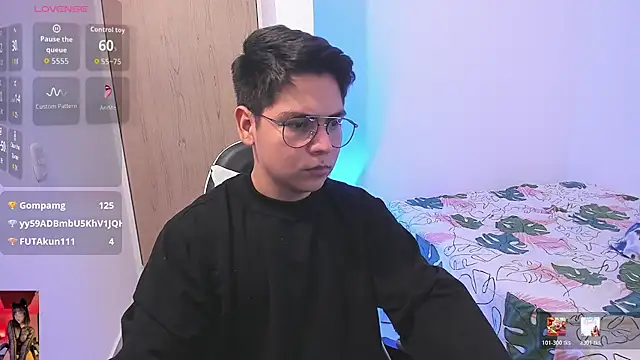 Show modela Asta_YunoXXX na web-kameri