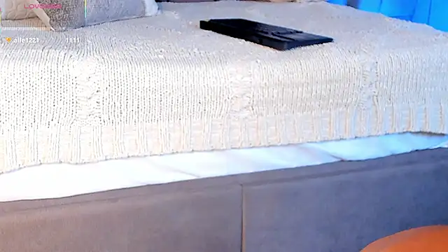 Chat +18 de Elise_Diamond ao vivo