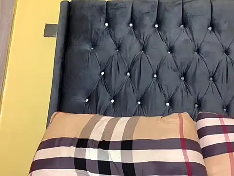 BOOTY_BANGERxxx élő XXX-chatje