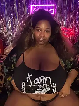 BigFineSelena élő XXX-chatje