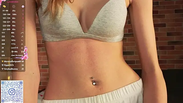 VelvetRisque Chat XXX live