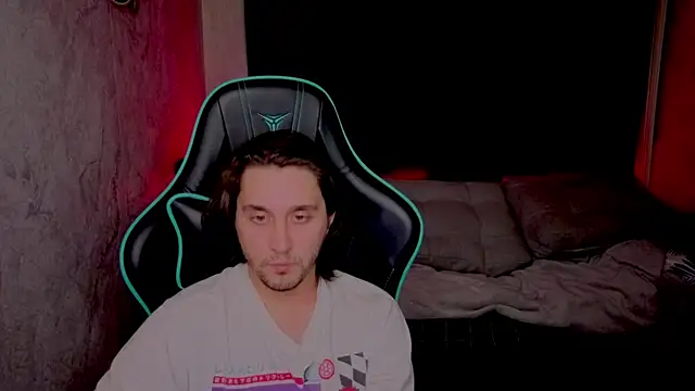 Pohyi_: διαδικτυακό σόου στην κάμερα