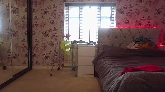 LucyRoseMae 现场XXX聊天