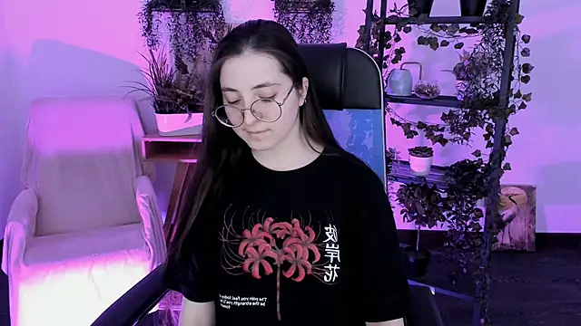 VirtuallVoyant Adlı Modelin Canlı XXX Sohbeti