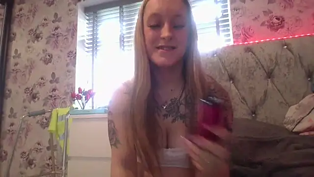 LucyRoseMae লাইভ XXX চ্যাট