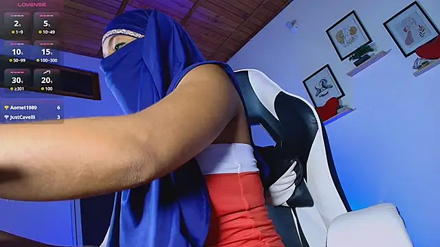 julieta_glow Show in webcam